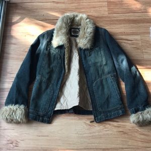 🛑 SOLD 🛑 Faux Fur lined Jean Jacket